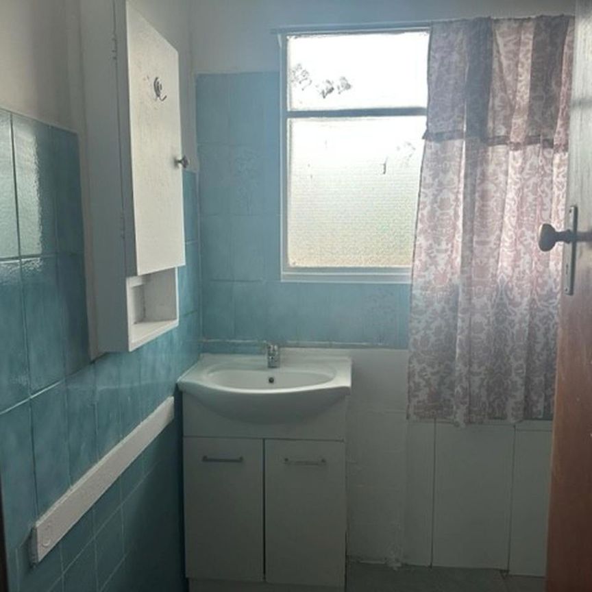 3 BEDROOM HOME IN GREAT LOCATION - Photo 1