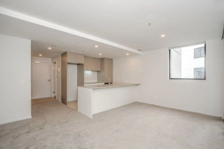 One Bedroom Apartment, Resort Style Living - Photo 3