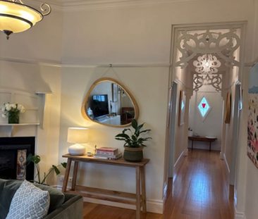 Charming in Every Way! - Photo 1