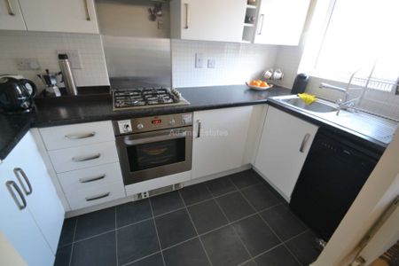 Price £1,495 pcm - Available 06/02/2025 - Part Furnished - Photo 3