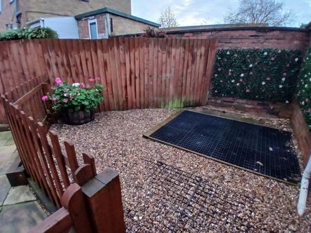 2 bedroom detached house to rent - Photo 3