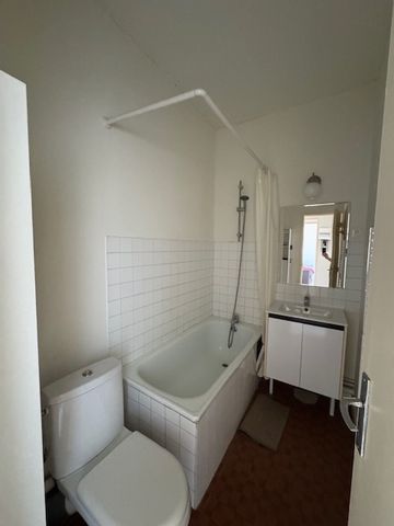 Location Appartement 1 pièce 33m² MONTMORILLON 86500 - Photo 4