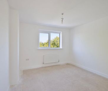 4 bedroom detached house to rent - Photo 3