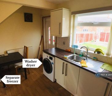 1 bedroom in a house share to rent - Photo 4