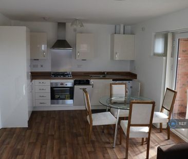 2 bedroom flat to rent - Photo 5