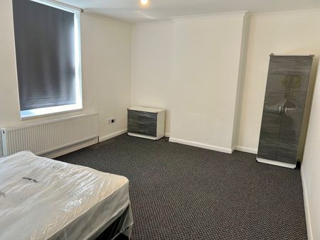 Room in a Shared House, Chestnut Road, B13 - Photo 3