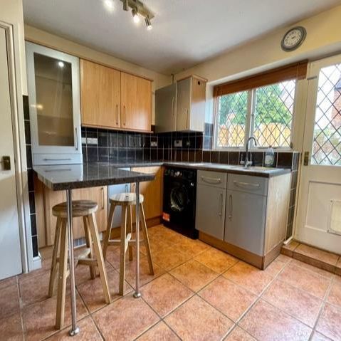 Whinchat Grove, Worcestershire, Kidderminster - Photo 1