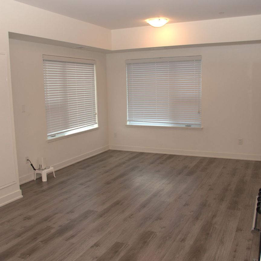 For Lease - 110 Fergus Avenue Unit# 202, Kitchener, Ontario - Photo 1