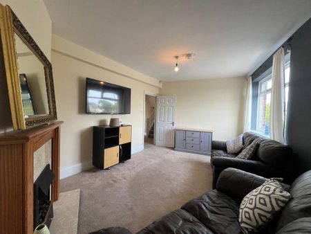 4 bedroom maisonette to rent - Photo 2