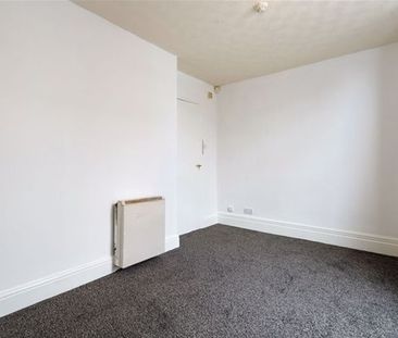27 Hartington Road, Bolton - Photo 2