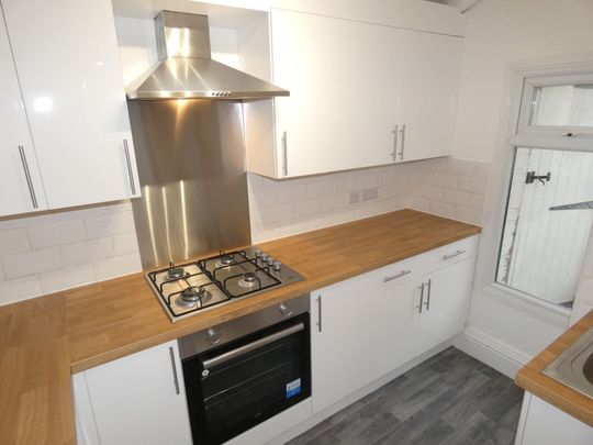 3 bed Terraced - To Let - Photo 1