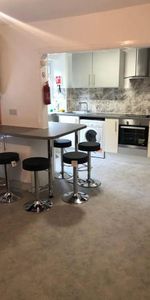 1 bedroom in a house share to rent - Photo 3