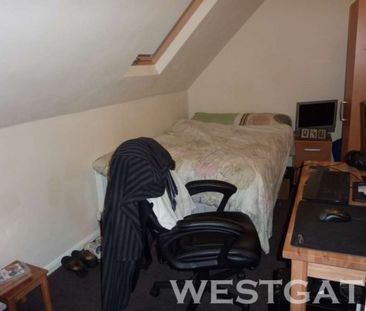 5 Bed - St Peters Road, University Area - Photo 5