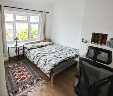 3 bedroom House To Let Total Size: 871 SQ FT - Photo 4