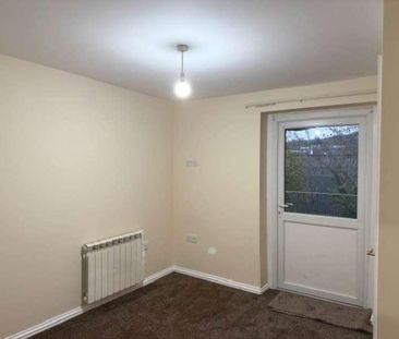 West Wycombe Road, High Wycombe, HP12 - Photo 3