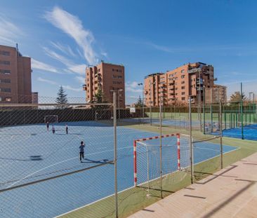 Piso de alquiler en Avda. Federico Garcia Lorca - Nueva Estación Au... - Photo 3