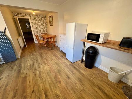 KINGS ROAD, CHARMINSTER (8KING) - Photo 4