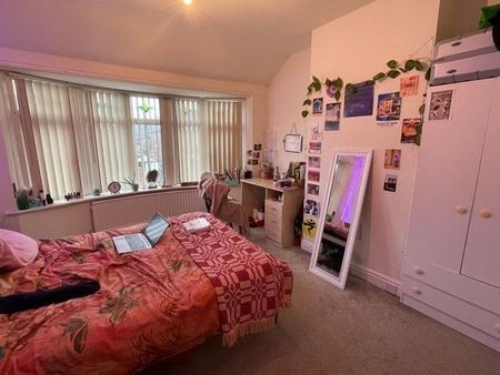 3 bedroom private hall to rent - Photo 3