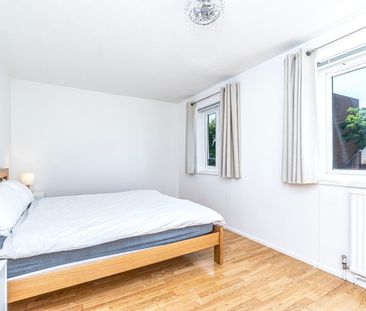 2 Bed Terraced House, Wynford Road, N1 - Photo 3