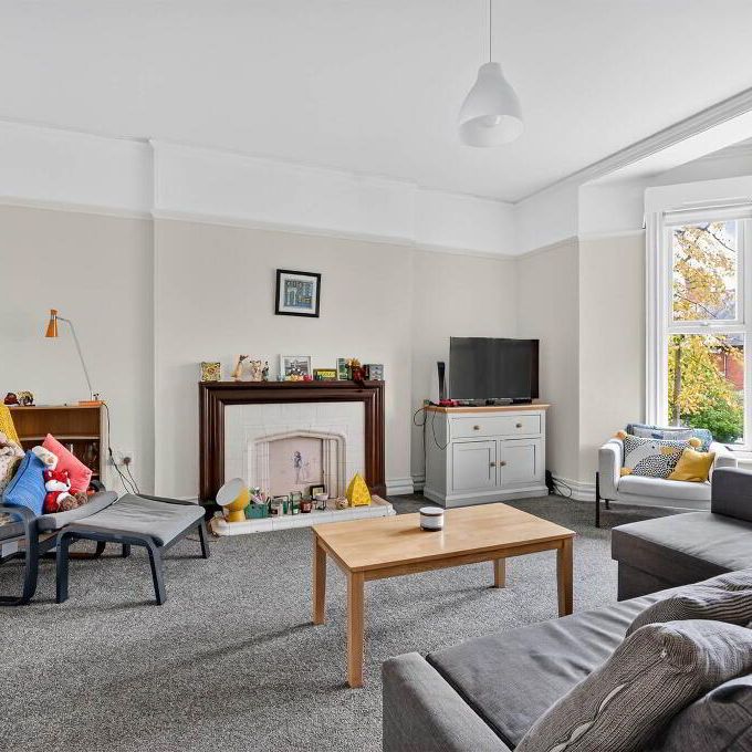 Apt 4, 52 Myrtlefield Park, Belfast, BT9 6NF - Photo 1