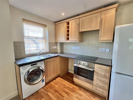 2 bedroom apartment to rent - Photo 2