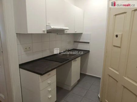 Velmi pěkný byt 1+kk po rekonstrukci, Praha 10 - Vršovice - Фото 5