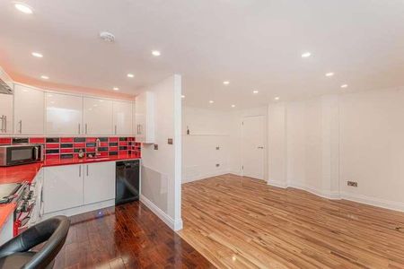 Caroe Court, Edmonton, N9 - Photo 3