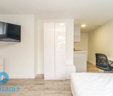 1 bed Apartment for Rent - Photo 2