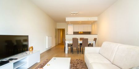 Appartement te huur in Evere voor € 1.400 met 2 slaapkamers - Photo 2