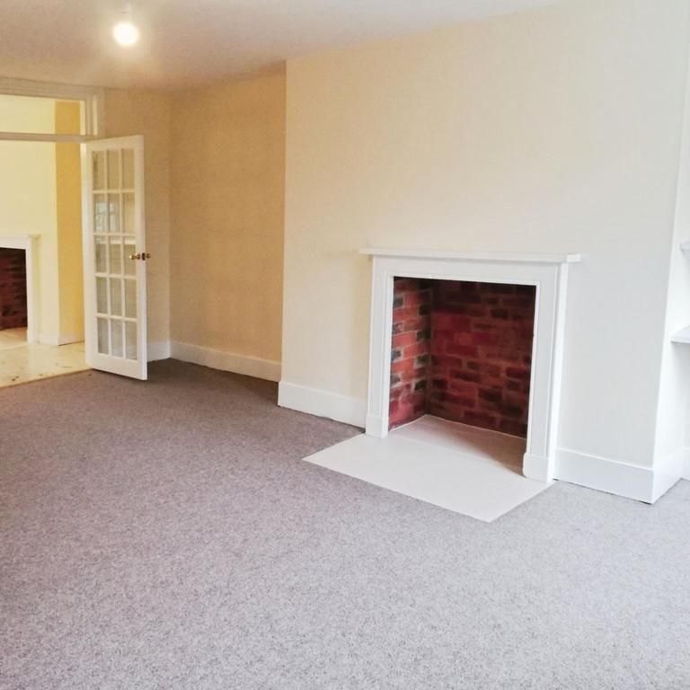 3 bedroom apartment to rent - Photo 1