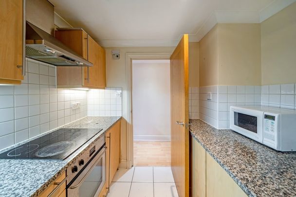 2 bedroom flat to rent - Photo 1