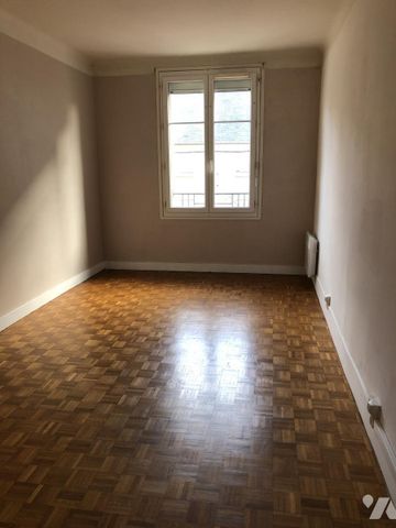 COUTANCES, centre ville, appartement deux pièces de 59 m2 - Photo 2
