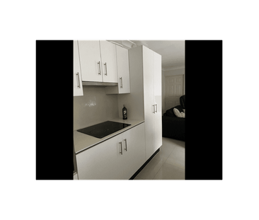 Modern, 3 bed, low maintenance, close to transport - Photo 5