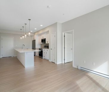 33 Carringham Gate Northwest, Calgary - Photo 6