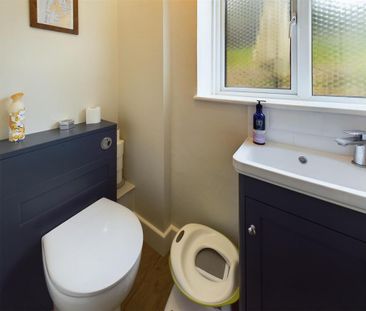 4 bedroom semi-detached house to rent - Photo 4