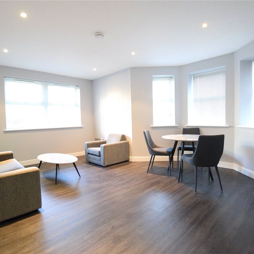 Elmhurst Court, Camberley Elmhurst Court, Camberley - Photo 2