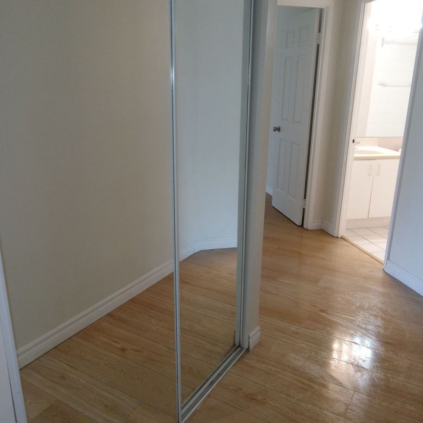 For Lease - 711 Bay Street Unit# 919, Toronto, Ontario - Photo 1