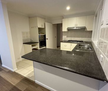 3 BEDROOM HOME IN CENTRAL LOCATION - Photo 5