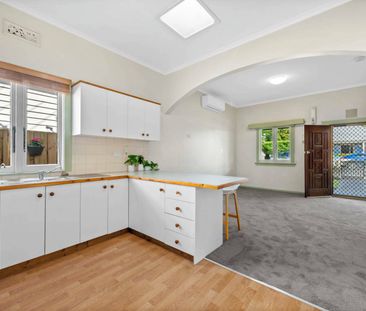 TWO BEDROOM HOUSE IN GREAT LOCATION - Photo 5