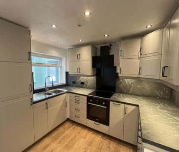 4 bedroom terraced house to rent - Photo 6