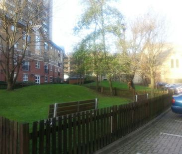 2 Bed Flat, Charles Street, CR0 - Photo 4