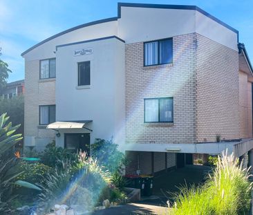 Modern two bedroom apartment with stunning city views - Photo 6