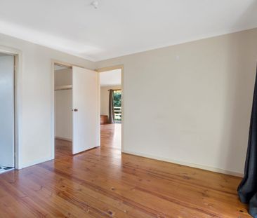 Charming Family Home in the Heart of Menzies Creek - Photo 3