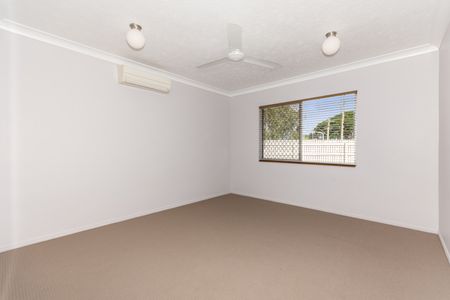 1/191 Ross River Road, - Photo 2