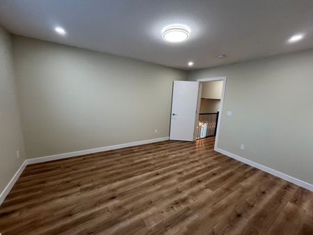 3 Bedroom Upper Unit in Kensington - Photo 2