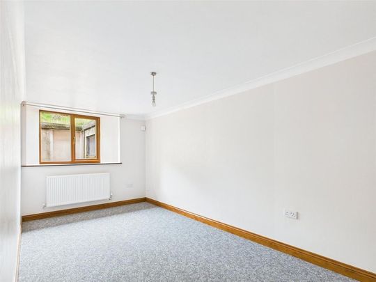 3 bedroom apartment to rent - Photo 1
