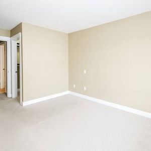 Beautiful 2 Bed 1.5 bath Townhouse Avail. Now - Photo 2