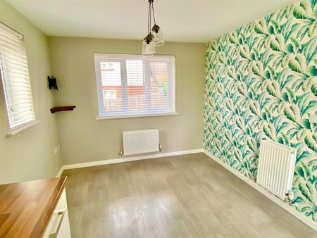 3 bedroom detached house to rent - Photo 2