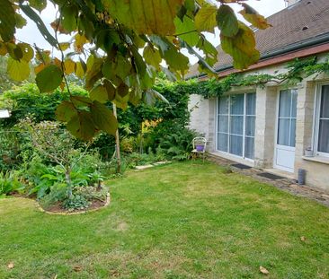 AUMONT EN HALATTE: petite maison meublée à louer dans un cadre arbo... - Photo 4