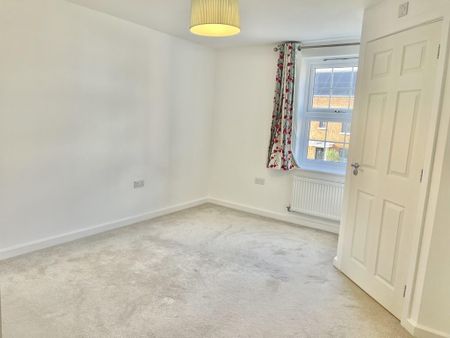 4 bedroom detached house to rent - Photo 5